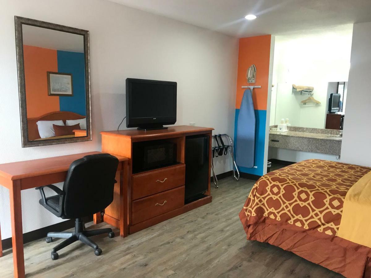 Americas Best Value Inn Bowie Екстер'єр фото